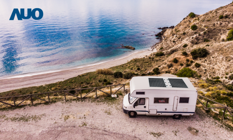 「可撓輕量化太陽光電板SunCurva」使用輕量特殊耐候型複合板取代傳統太陽能板的玻璃前板，不僅降低70%重量，每米平方僅3Kg；具有抗衝擊性能及通過電磁相容性測試，可應用於交通運輸工具，如露營車、遊艇等